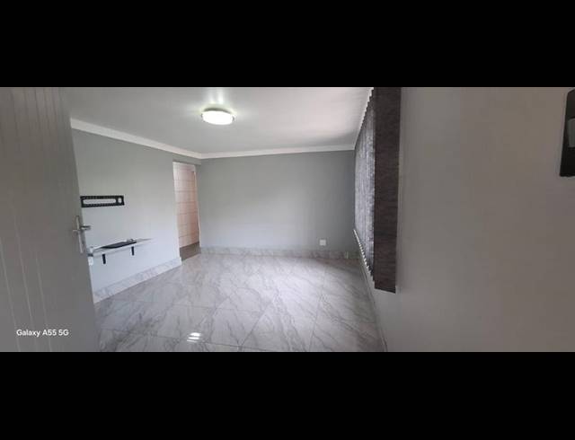 2 BEDROOM APARTMENT FOR SALE IN CLAYFIELD